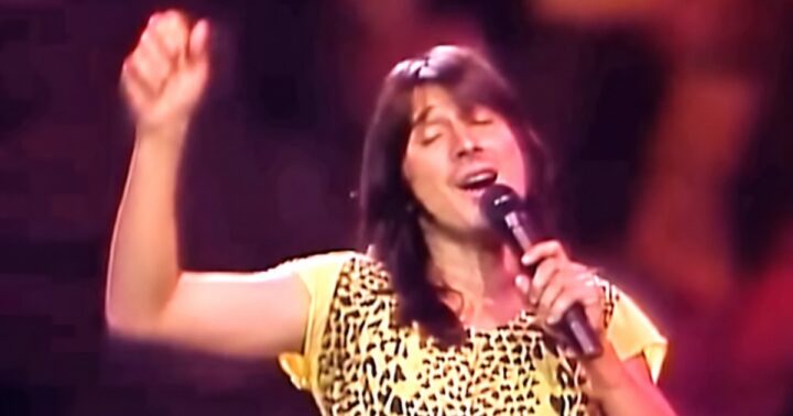 Hear the Band Around Steve Perry in Journey’s Houston Performance