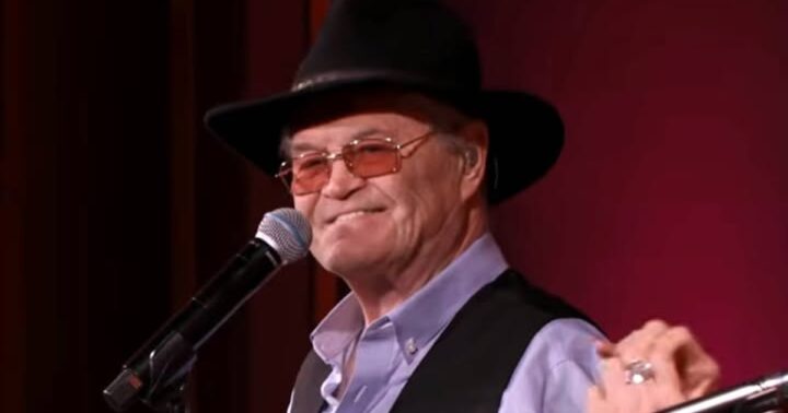 Micky Dolenz Brings ‘I’m a Believer’ Into a Studio’s Present Tense