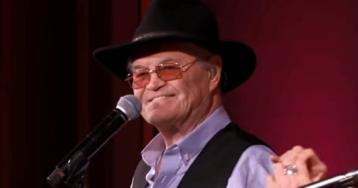 Micky Dolenz Brings ‘I’m a Believer’ Into a Studio’s Present Tense
