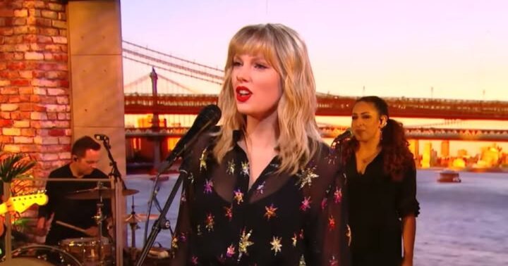 A Three-Performance Playlist Reveals Taylor Swift’s Changing Role