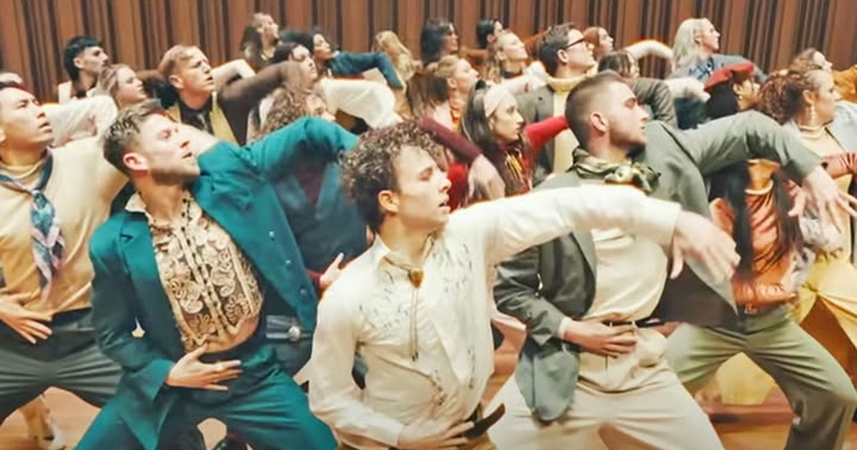 CDK's Somebody That I Used to Know: Choreography for a Camera