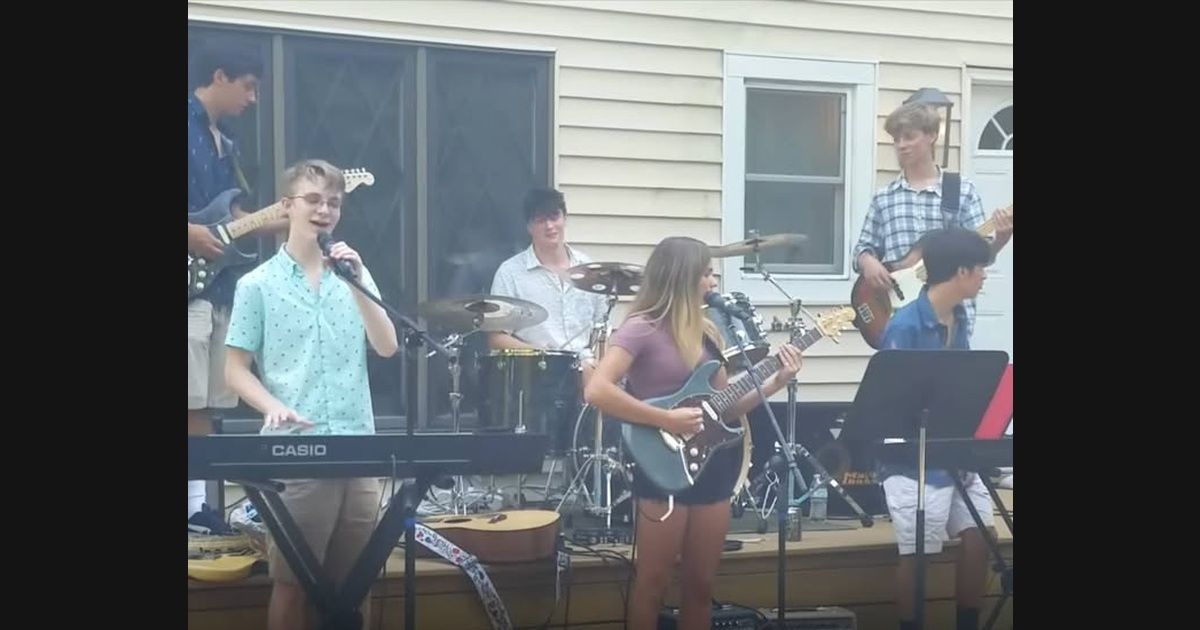Low Darts Play “Bloody Well Right”: Following the Band, Not the Headline