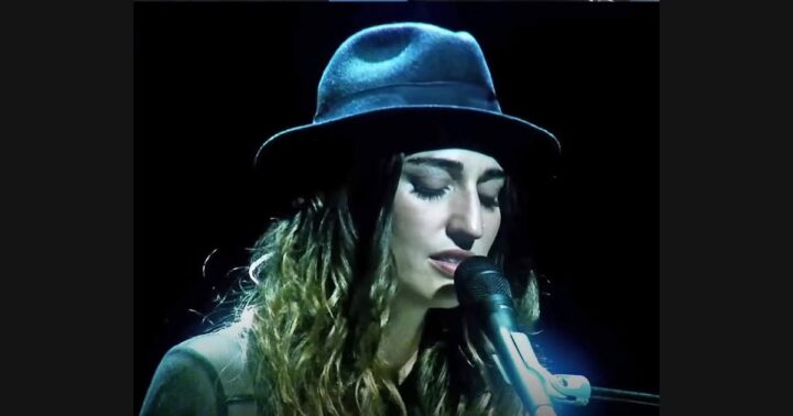 Sara Bareilles’s “Goodbye Yellow Brick Road”: The Same Interpreter in Two Concert Frames