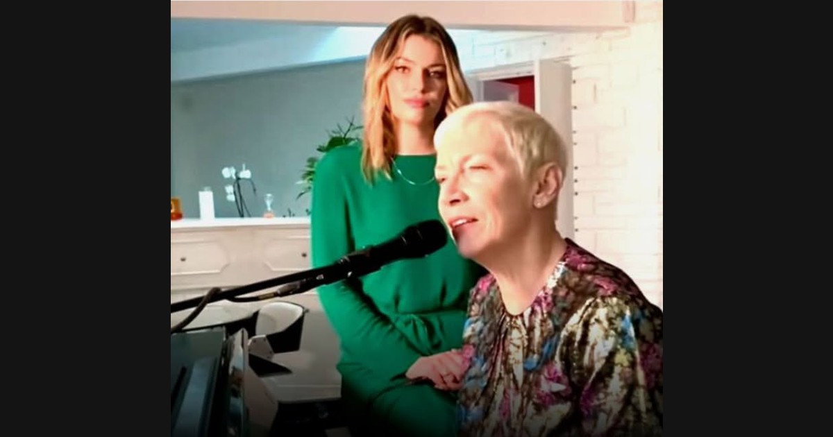 Annie and Lola Lennox: A Home Duet With Two Musical Identities