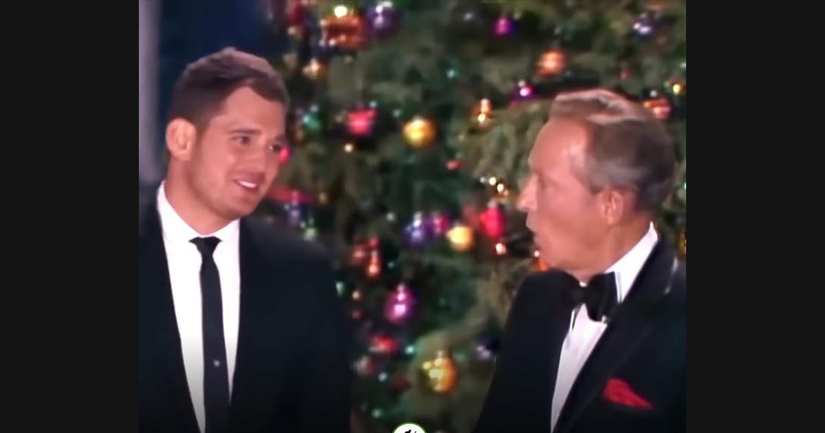 Bublé and Crosby's White Christmas: A Duet Made Across Recording Dates