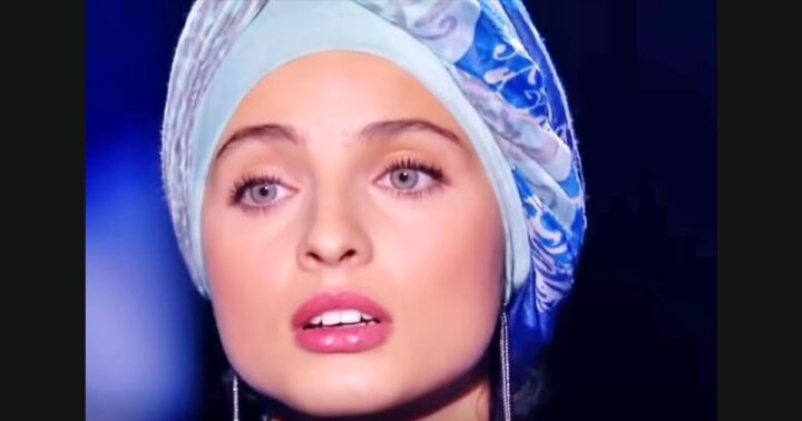 Mennel's Bilingual Hallelujah: Language and Melody Carry Different Information
