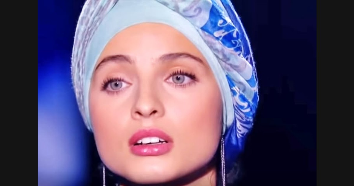 Mennel's Bilingual Hallelujah: Language and Melody Carry Different Information