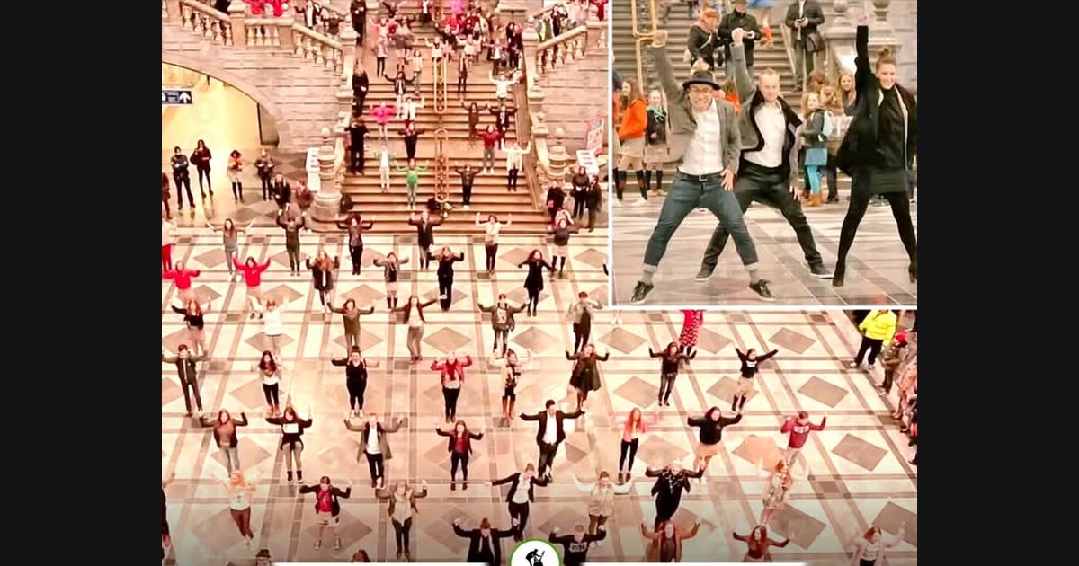 Antwerp Central, Grease, and the Design of a Public Dance Reveal