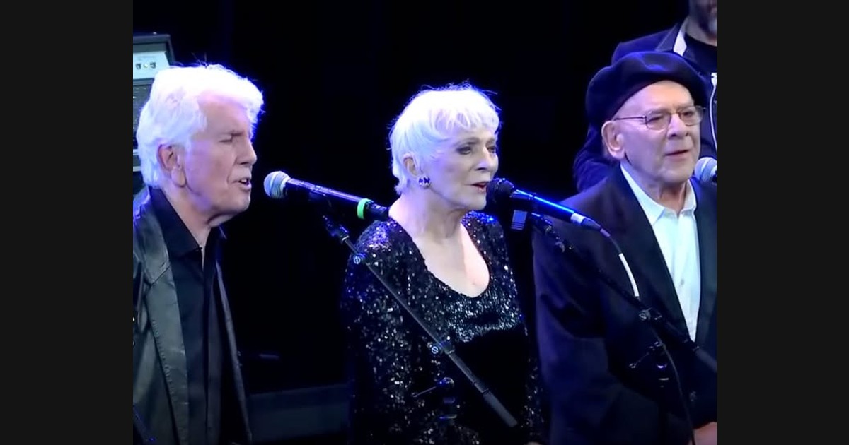 Nash, Collins and Garfunkel Sing Imagine as Part of a Larger Tribute