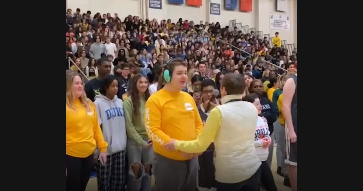 The Star-Spangled Banner: A Familiar Song as a Shared Performance
