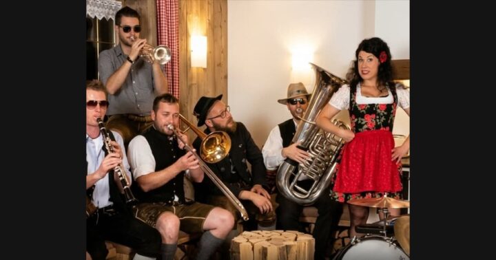 The Heimatdamisch’s Poker Face: A New Ensemble Identity for a Pop Song