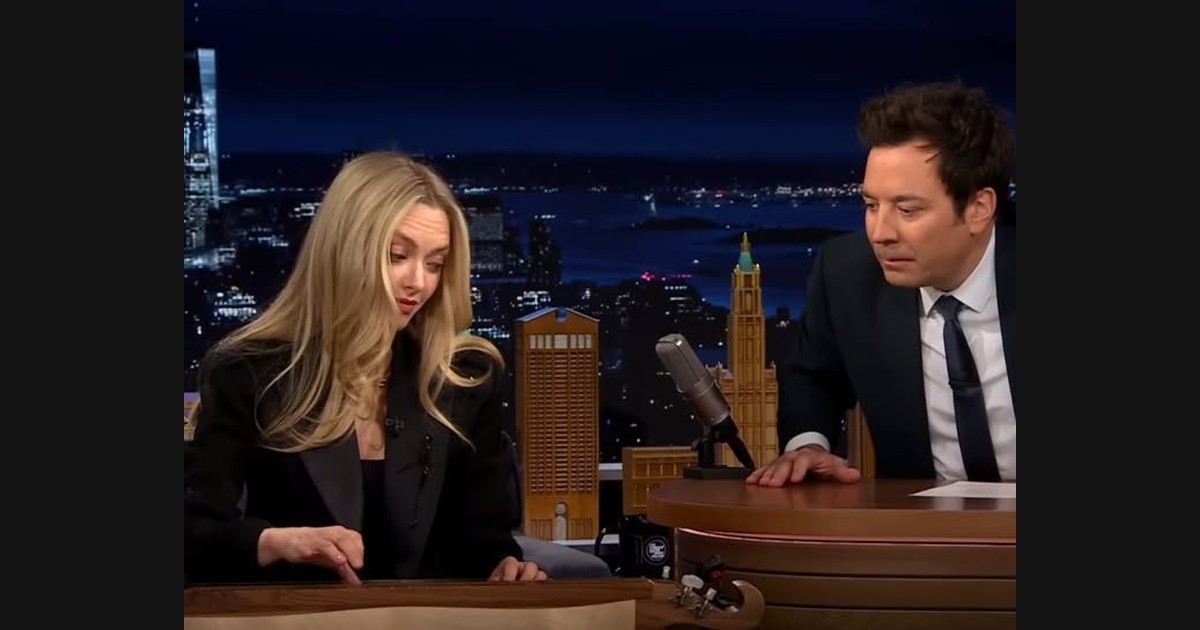 Amanda Seyfried's California: Why the Dulcimer Is Part of the Story