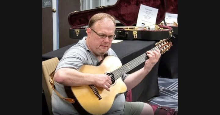 Richard Smith and Tommy Emmanuel: Hear Two Guitars as a Partnership